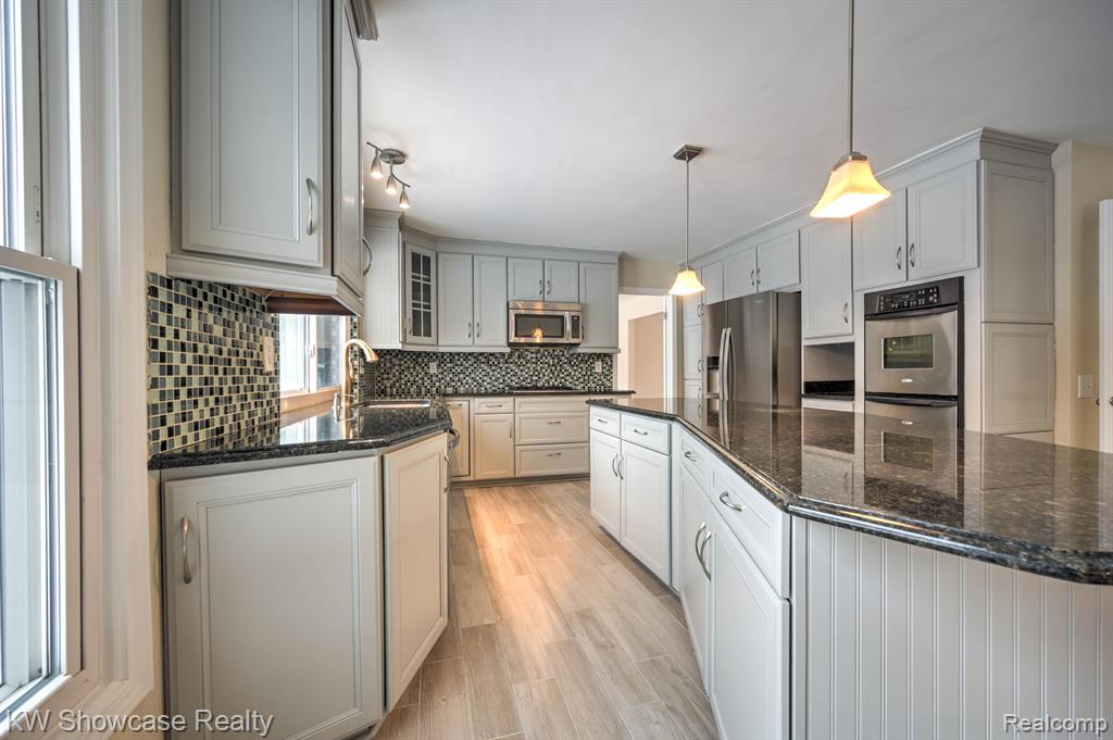4238 STILL MEADOW Lane, West Bloomfield, MI 48323 — Photo 14