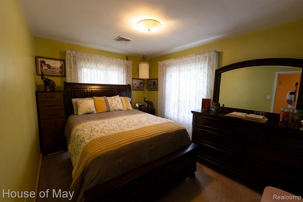 21240 Ridgedale Street, Oak Park, MI 48237 — Photo 13