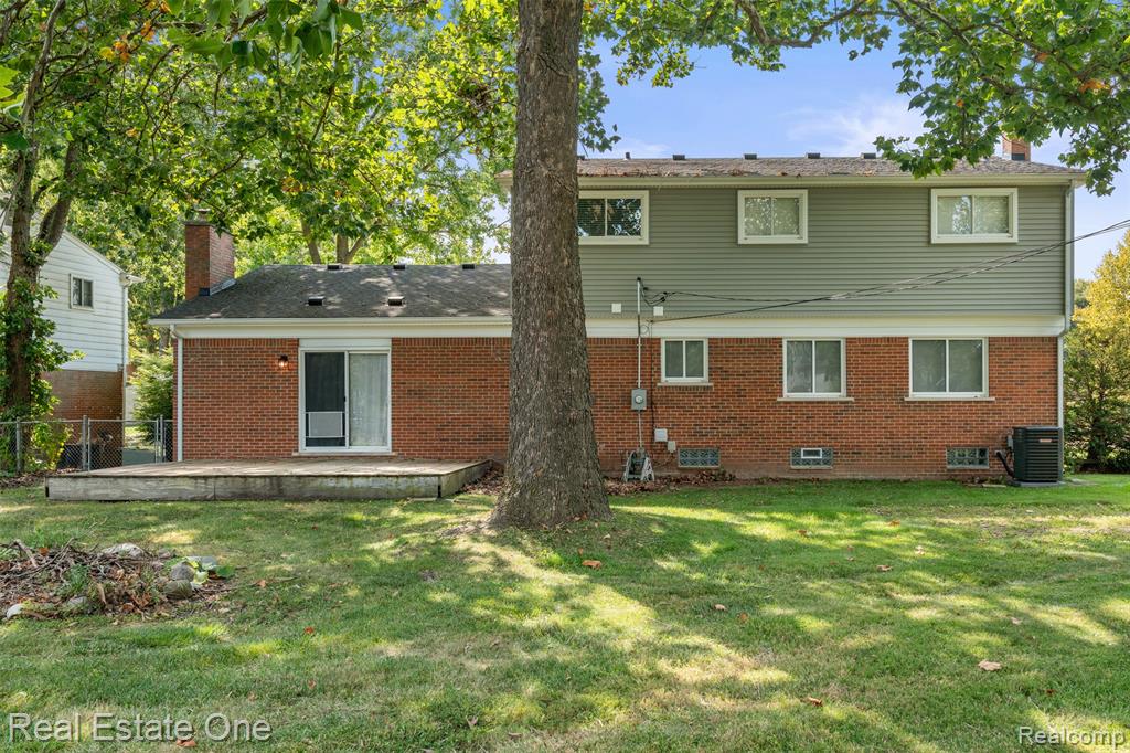 4090 Middlebury Drive, Troy, MI 48085 — Photo 9