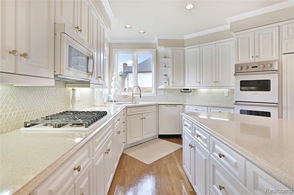 5826 Murfield Drive, Rochester, MI 48306 — Photo 26
