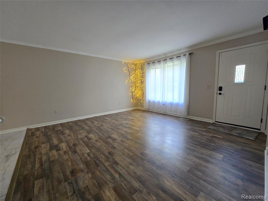 1855 Luneta Court, Commerce Twp, MI 48382 — Photo 4