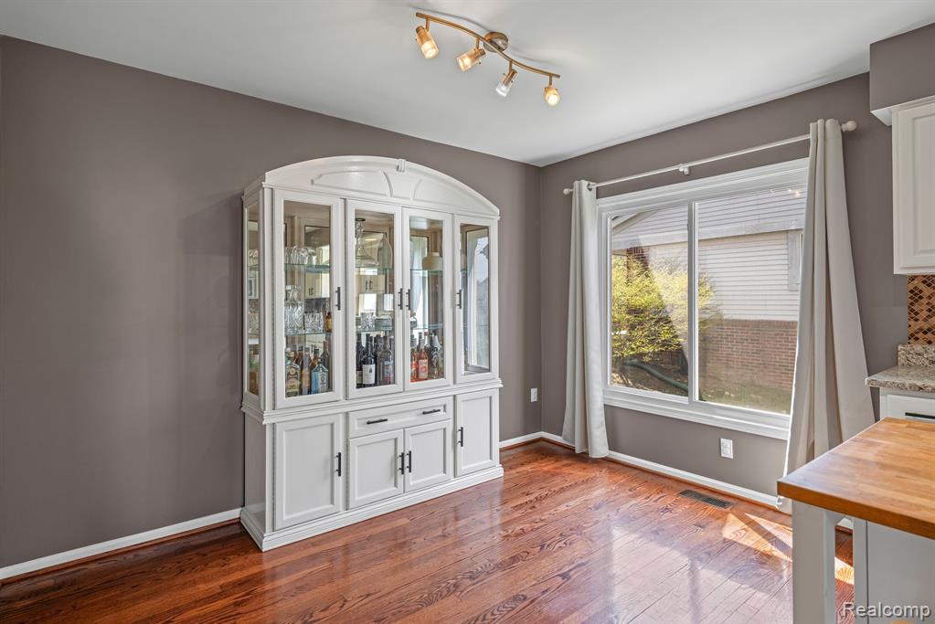 42890 BROOKSTONE Drive, Novi, MI 48377 — Photo 17