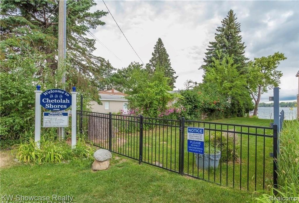917 Iroquois Avenue, Waterford, MI 48327 — Photo 32