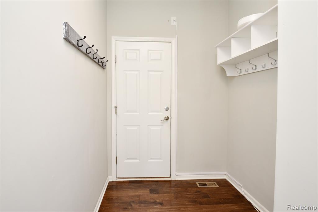 31010 TREMONT Lane, Franklin, MI 48025 — Photo 36