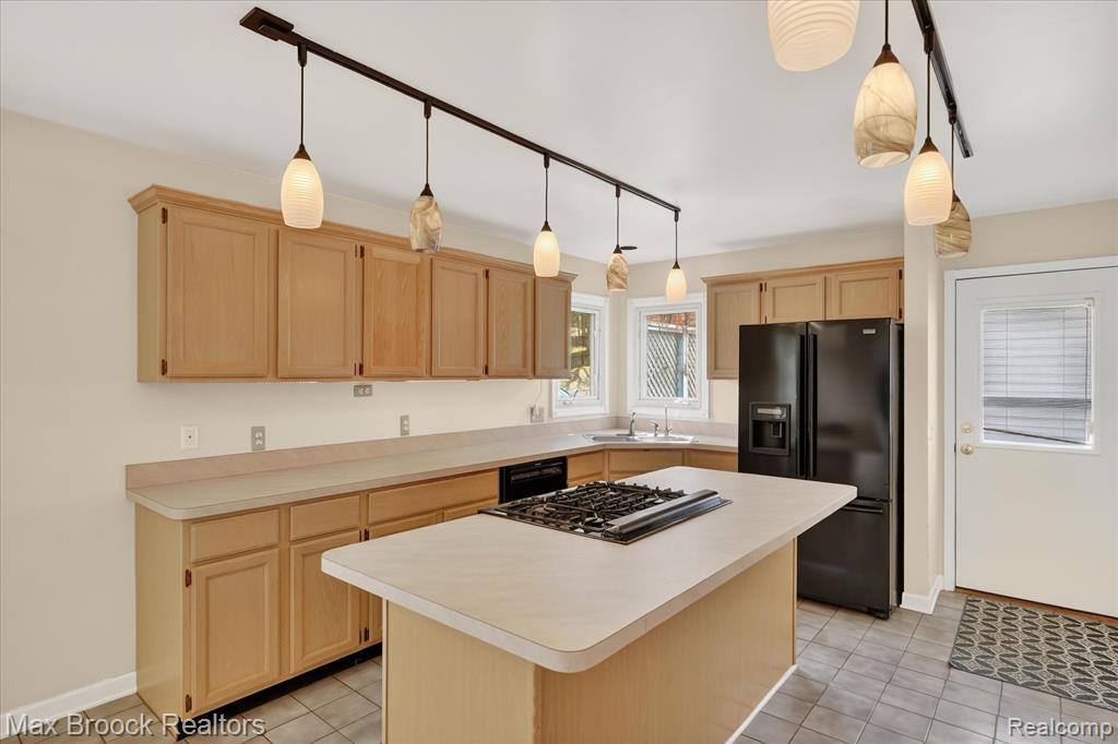 5001 Sylvanview Drive, Clarkston, MI 48348 — Photo 13