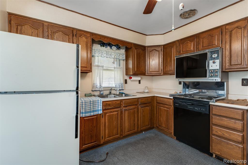 5711 Crescent Road, Waterford, MI 48327 — Photo 15