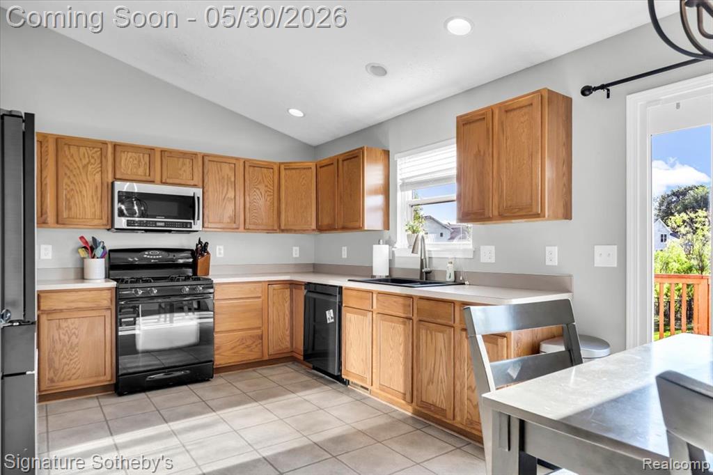 422 Coventry Lane, Mason, MI 48854 — Photo 8