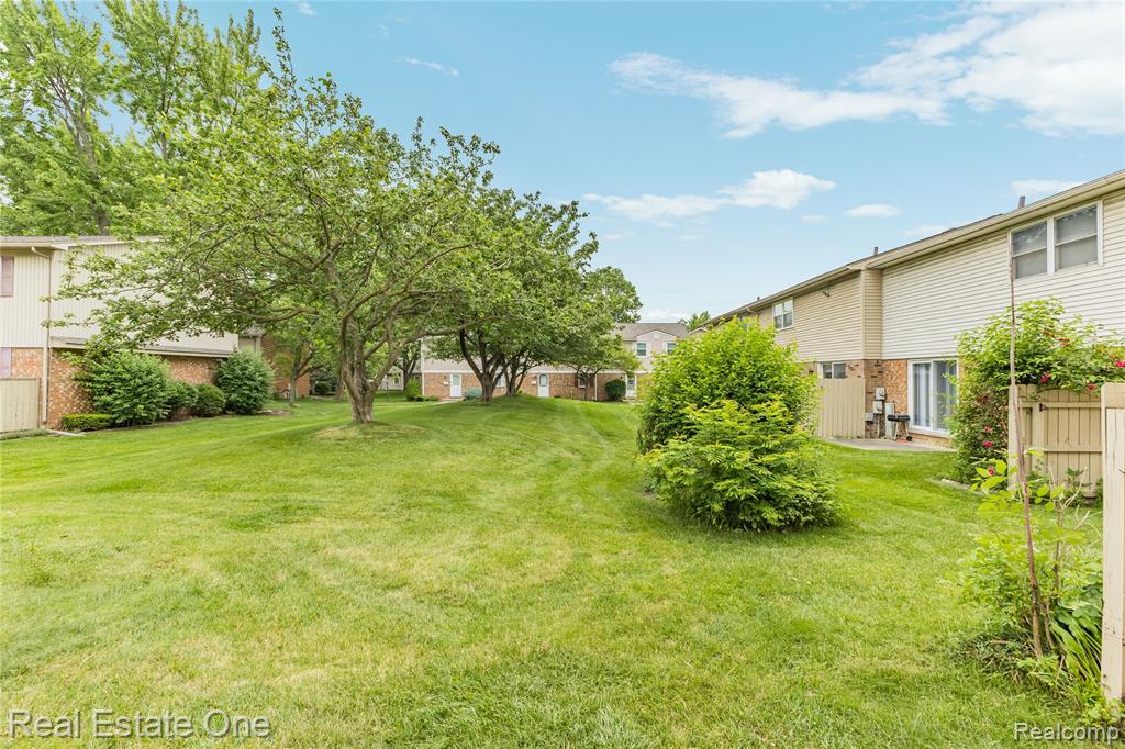 959 Kirts Boulevard, Troy, MI 48084 — Photo 52