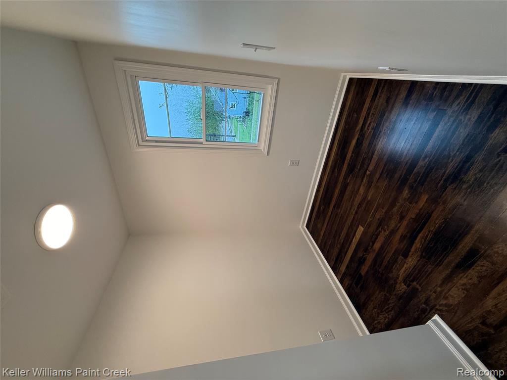410 E Twelve mile Road, Royal Oak, MI 48073 — Photo 20