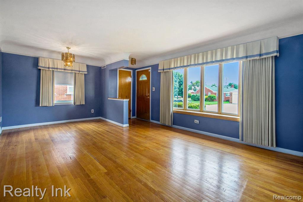 6647 SHARON Street, Garden City, MI — Photo 3