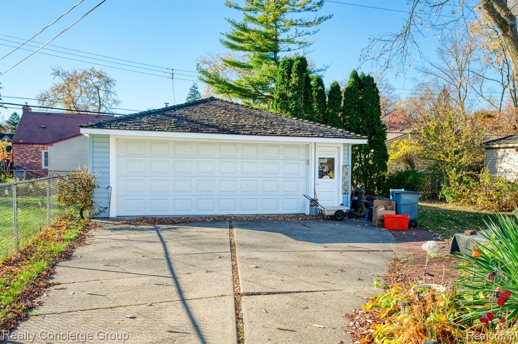 9929 ARDEN Street, Livonia, MI 48150 — Photo 4