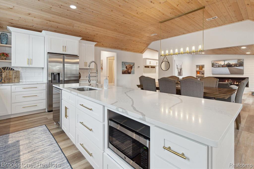 6245 W HIGGINS LAKE Drive, Roscommon, MI 48653 — Photo 13