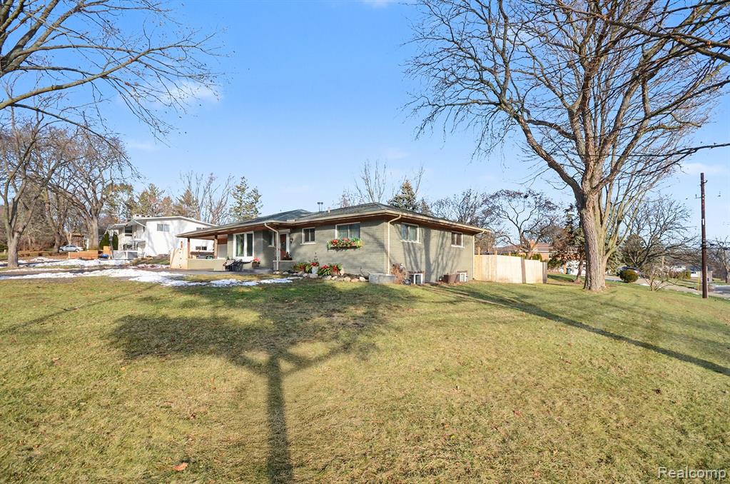 6622 Houghten Drive, Troy, MI 48098 — Photo 3