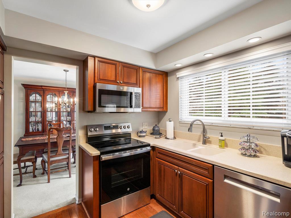 825 DARTFORD PLACE Drive, Rochester Hills, MI 48307 — Photo 10