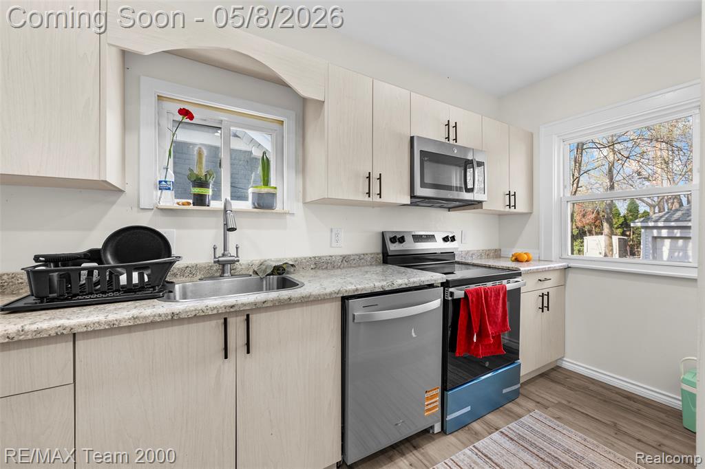 7121 Pinehurst Street, Dearborn, MI 48126 — Photo 14