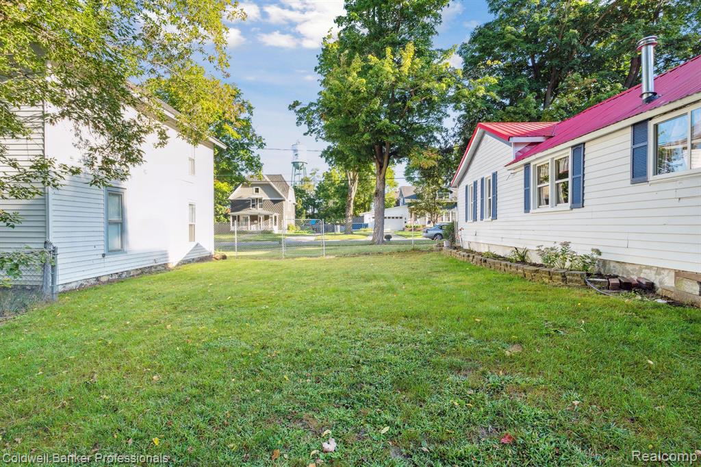 206 E SHERMAN Street, Holly, MI 48442 — Photo 31