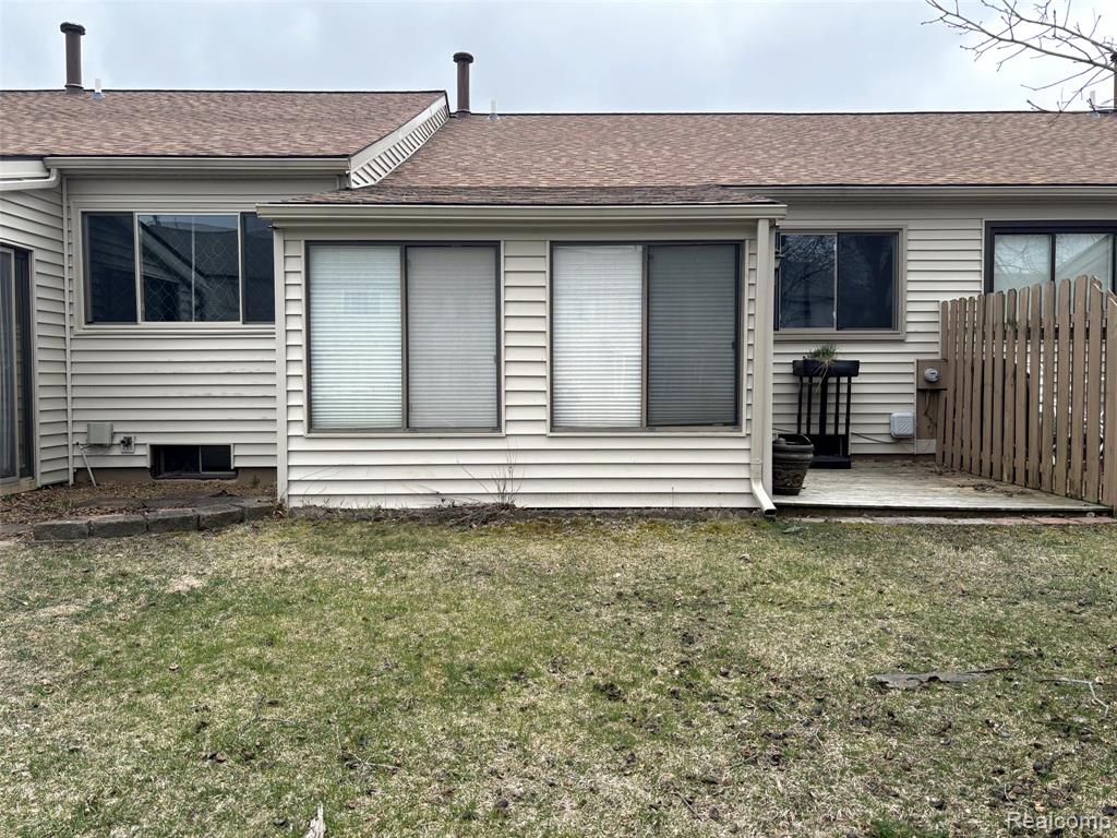 62072 Yorktown - Unit 4, South Lyon, MI 48178 — Photo 23