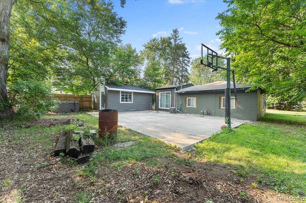 8121 Delray Street, Lambertville, MI 48144 — Photo 17