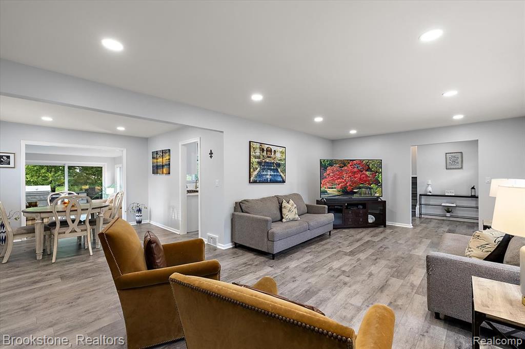 711 Hickory Heights Drive, Bloomfield Hills, MI 48304 — Photo 8