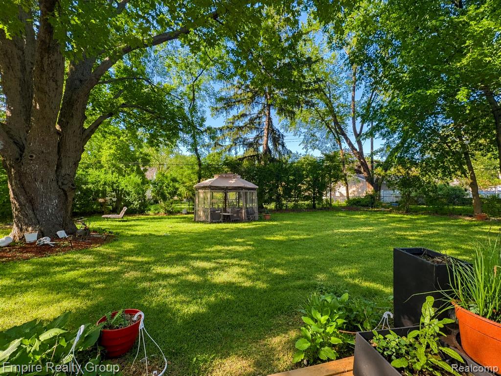 17300 Buckingham Avenue, Beverly Hills, MI 48025 — Photo 8