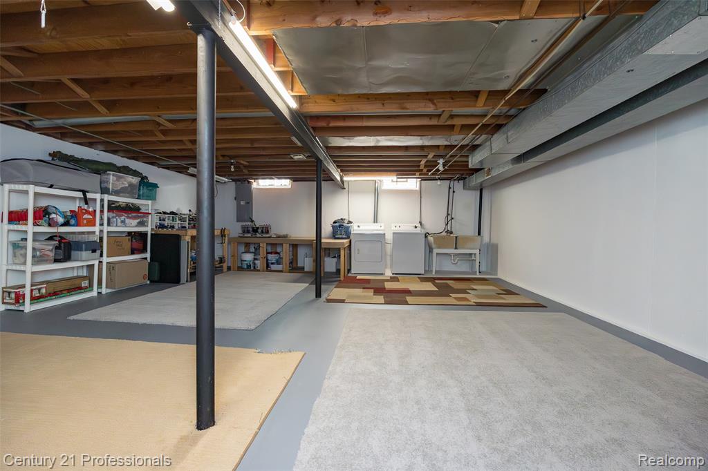 4939 Duchess Drive, Sterling Heights, MI 48310 — Photo 28