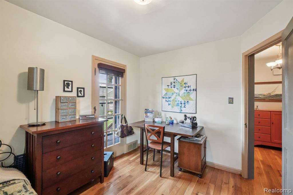 912 Cedar Hill Dr, Royal Oak, MI 48067 — Photo 12