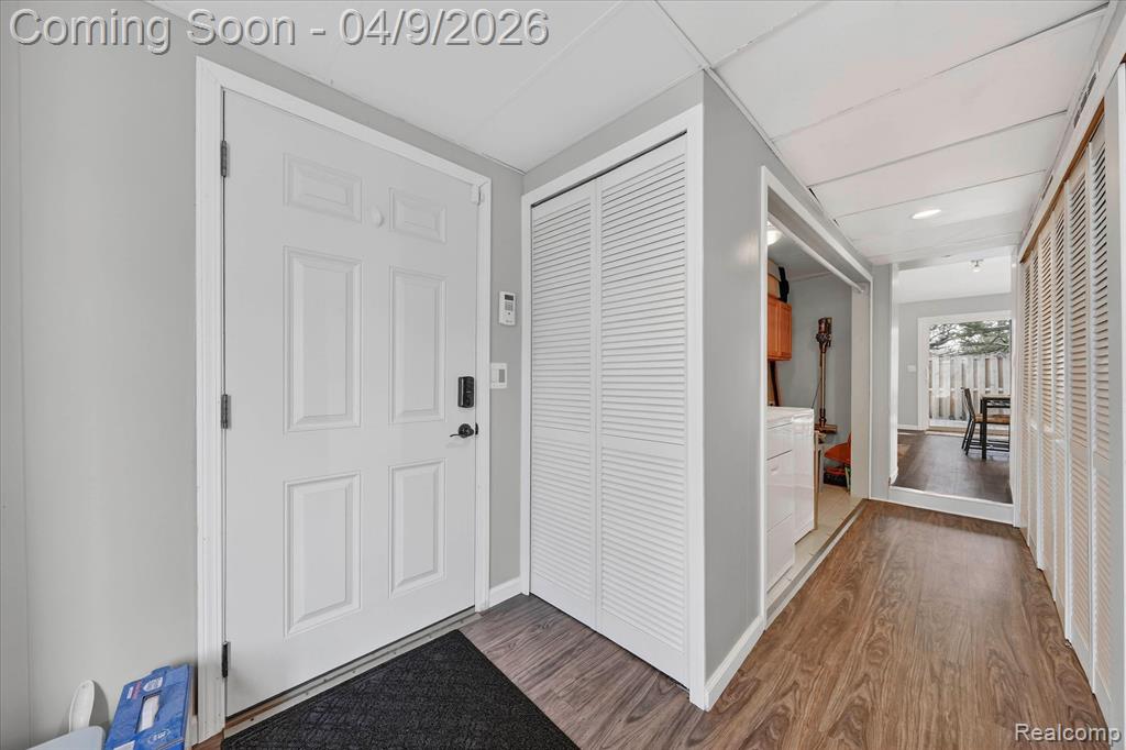 29100 Tawas Street, Madison Heights, MI 48071 — Photo 27