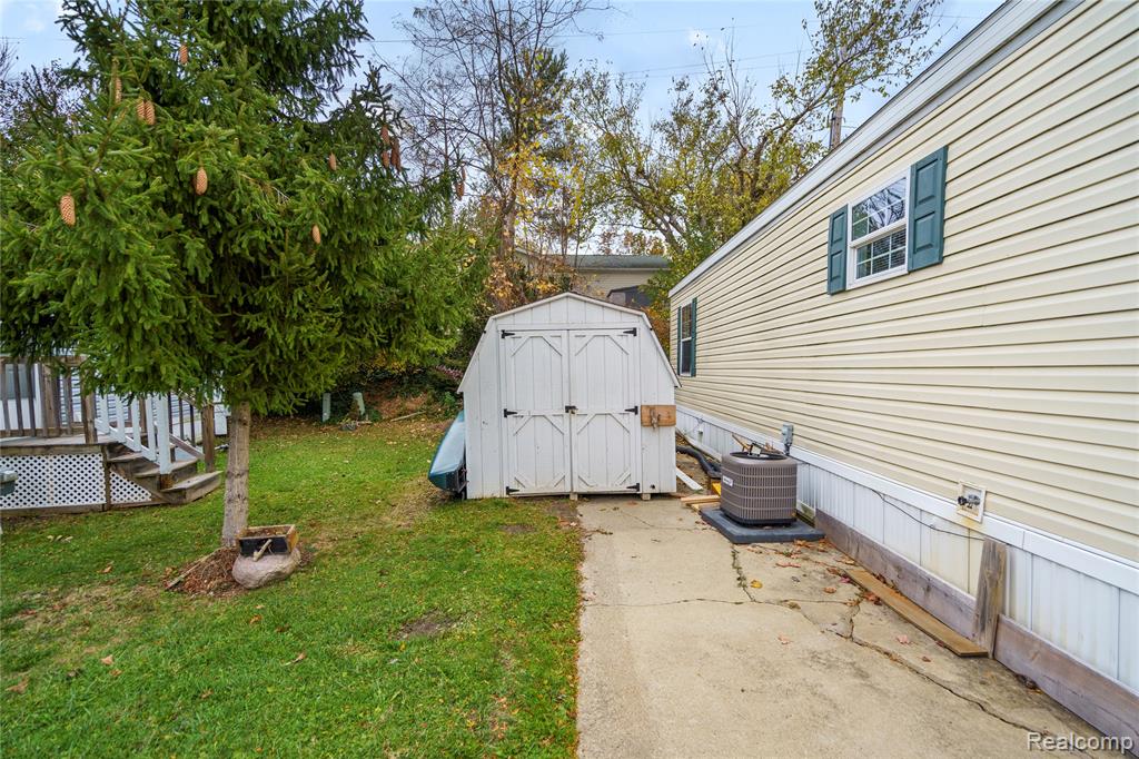 75 Woodridge Court, White Lake, MI — Photo 3