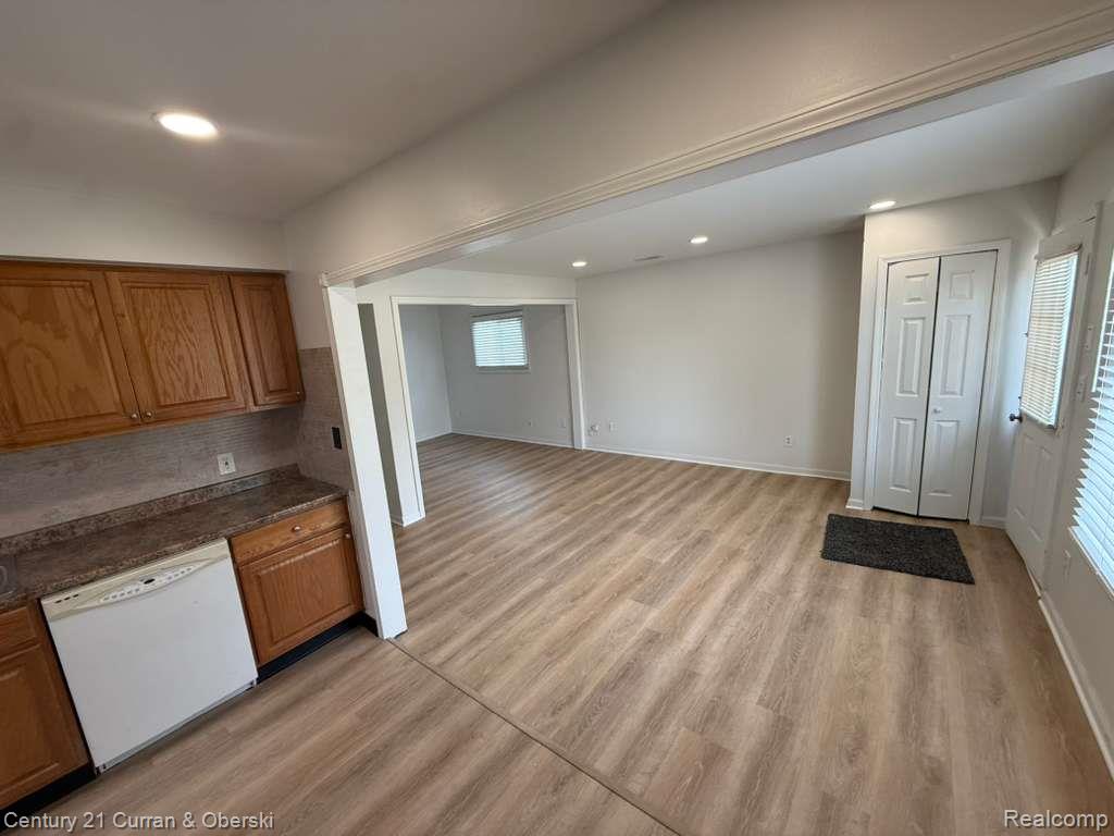 5665 Nightingale Street, Dearborn Heights, MI 48127 — Photo 5