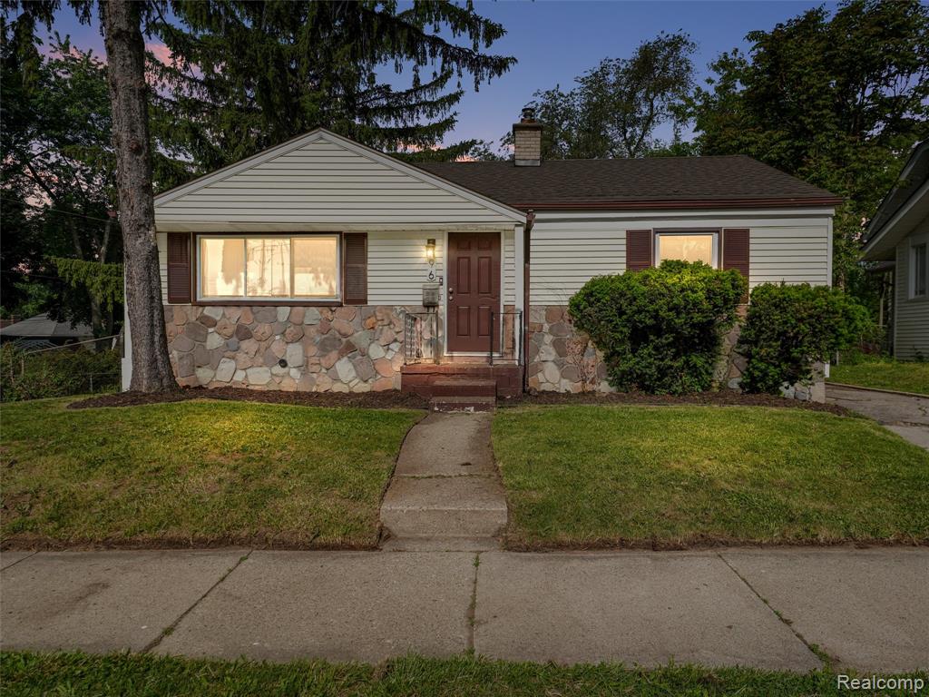 96 Oneida Street, Pontiac, MI 48341 — front exterior