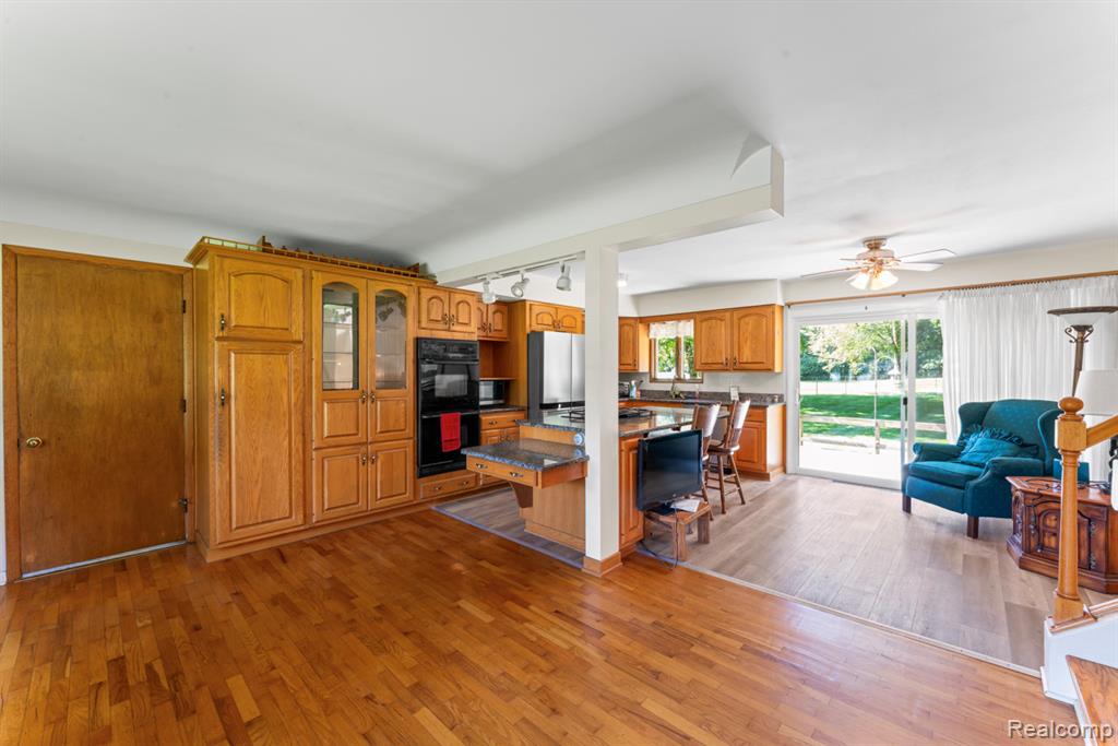 6158 Golfview Drive, Burton, MI 48509 — Photo 21