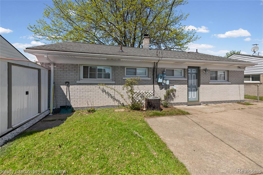 25520 Miracle Drive, Madison Heights, MI 48071 — Photo 6