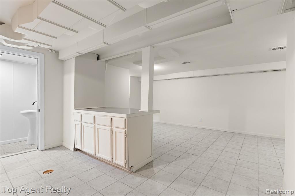 14257 Artesian Street, Detroit, MI 48223 — Photo 30