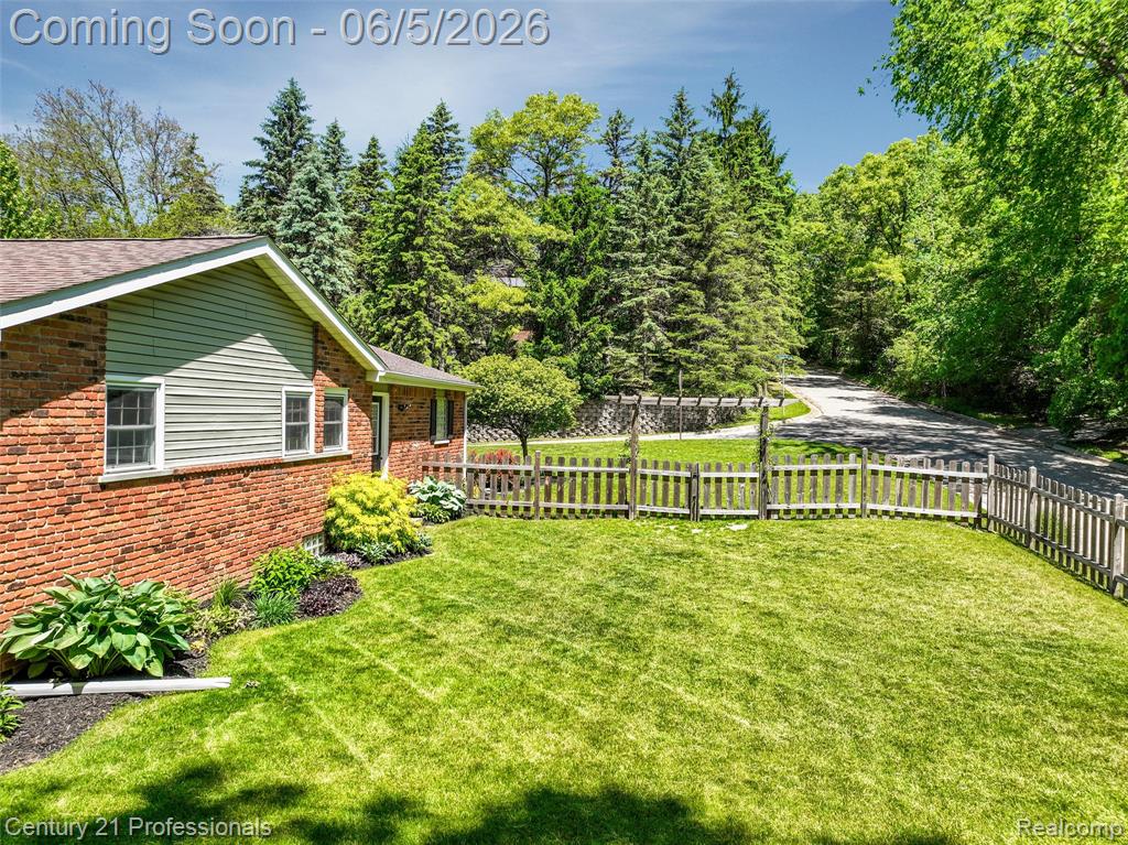 4921 Huron Drive, Clarkston, MI 48348 — Photo 38