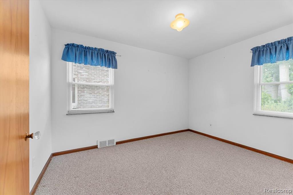 555 N Melborn Street, Dearborn, MI 48128 — Photo 13