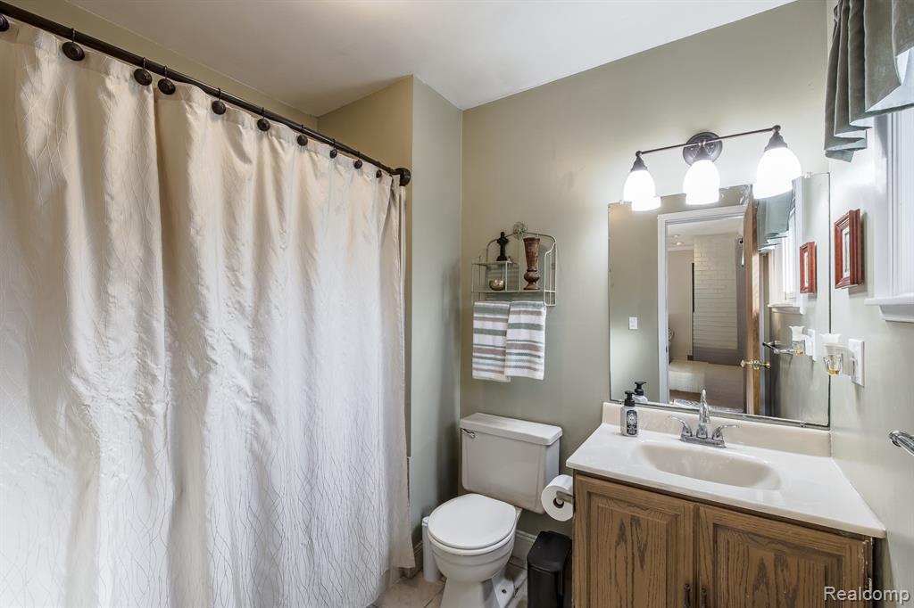 4083 Ledgestone Drive, Waterford, MI 48329 — Photo 29