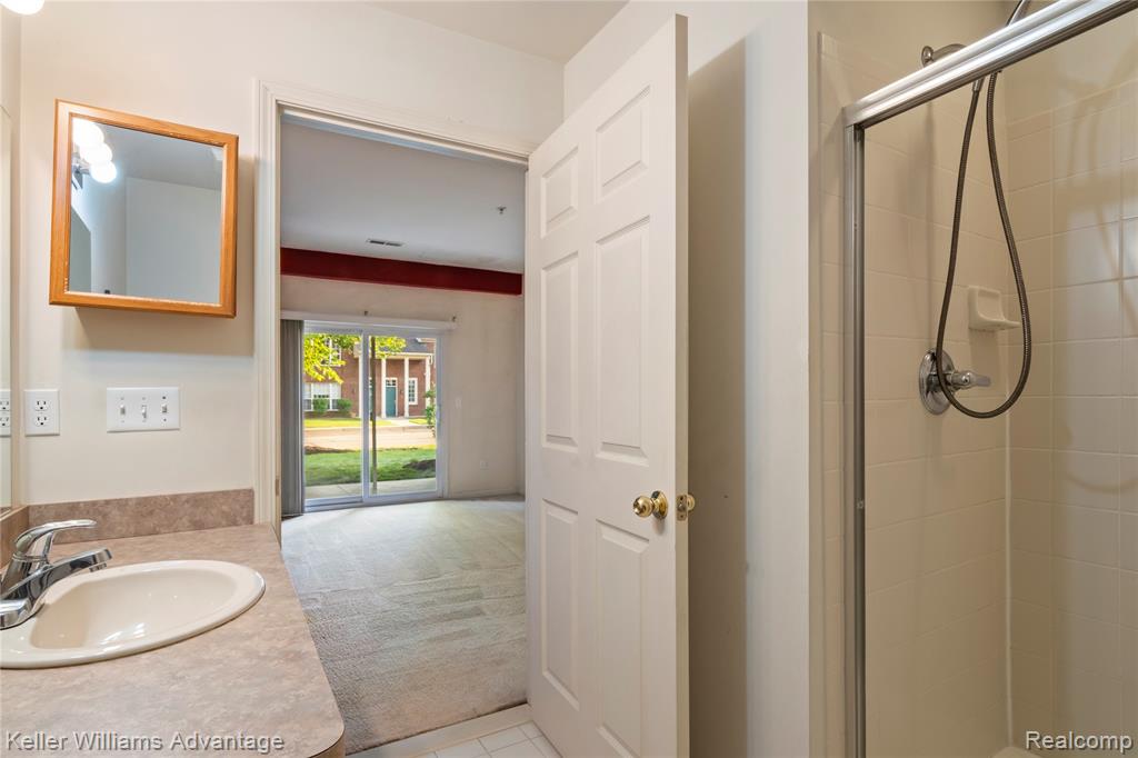 29532 Nottingham Court, Livonia, MI 48152 — Photo 26