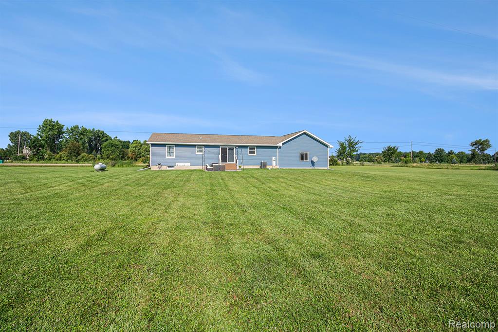 9437 Sheridan Road, Gaines Vlg, MI 48436 — Photo 37