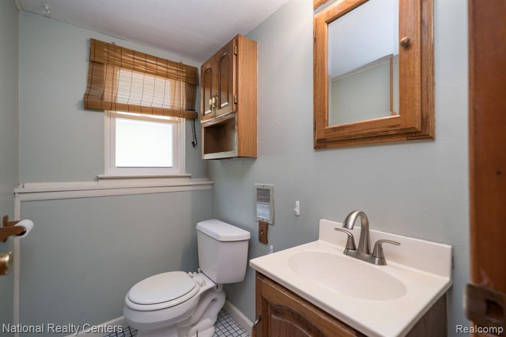8308 Orhan Street, Canton, MI 48187 — Photo 19