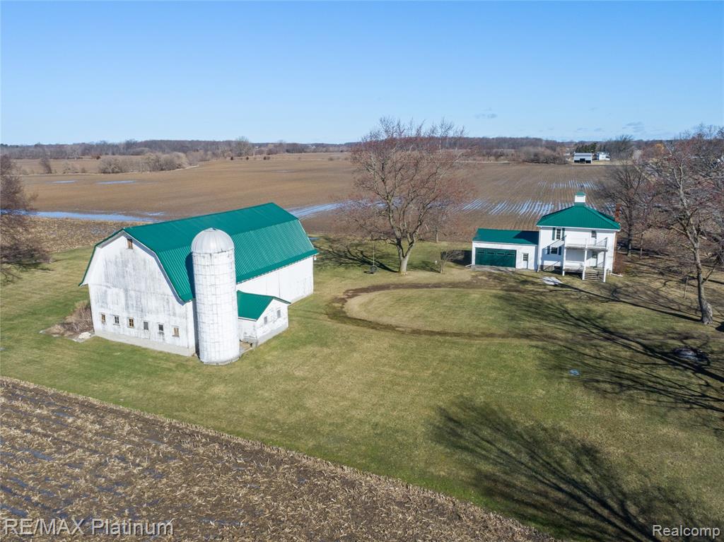 1136 S Nichols Road, Swartz Creek, MI 48473 — Photo 2