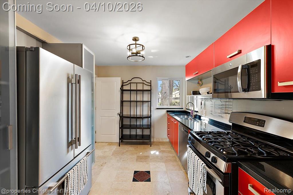 8441 Northfield Boulevard, Oak Park, MI 48237 — Photo 10