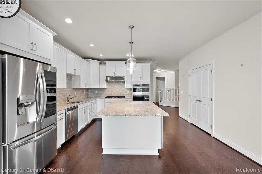 42749 Cardinal Way, Novi, MI — Photo 12