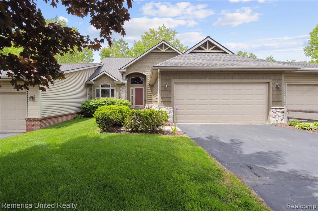 1317 PEPPERGROVE Drive, Brighton, MI 48116 — Photo 3