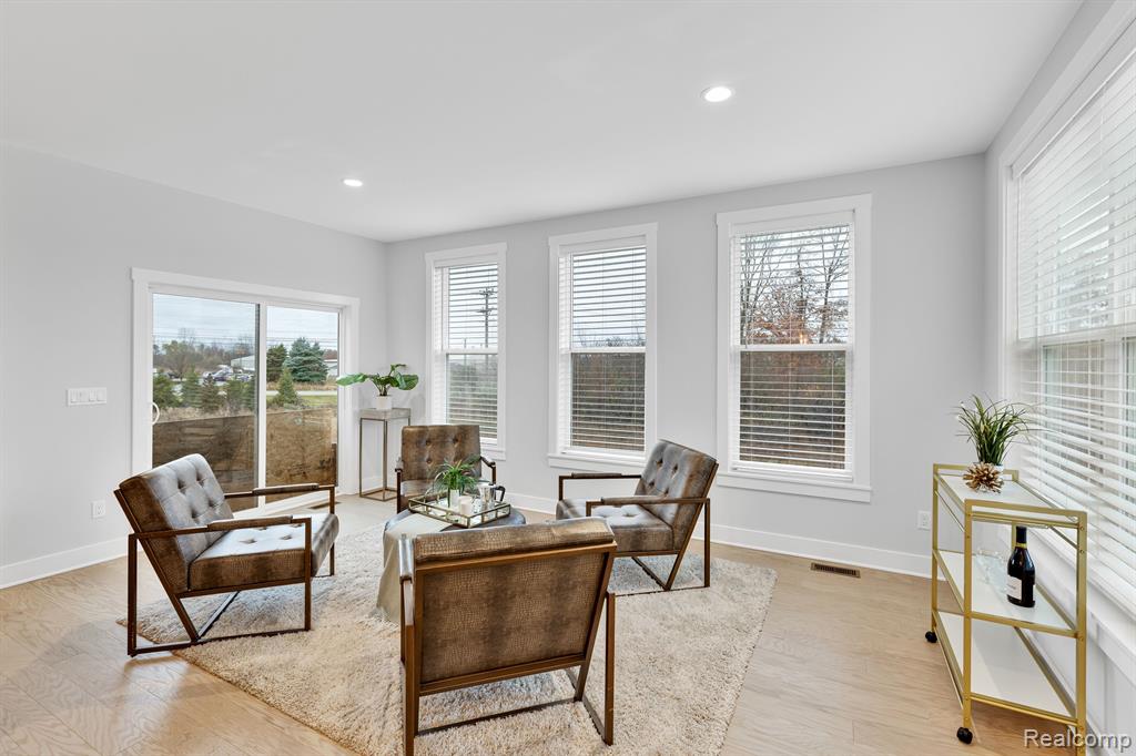 5560 HOBART, West Bloomfield, MI — Photo 5