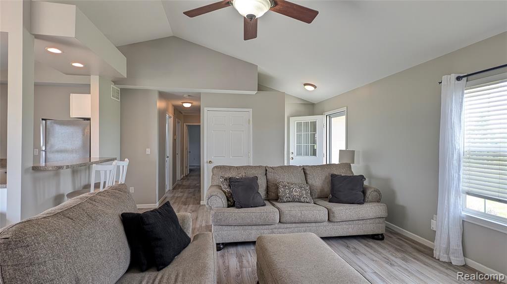 7427 Seymour Road, Swartz Creek, MI 48473 — Photo 7