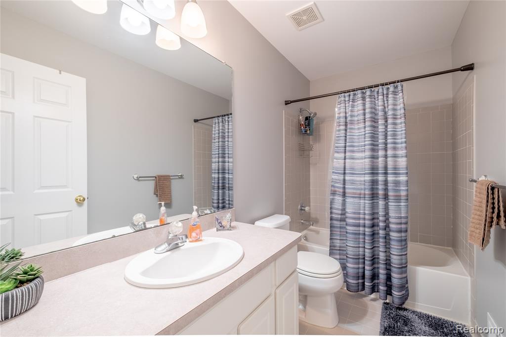 742 Maple Tree Drive, Fenton, MI 48430 — Photo 22