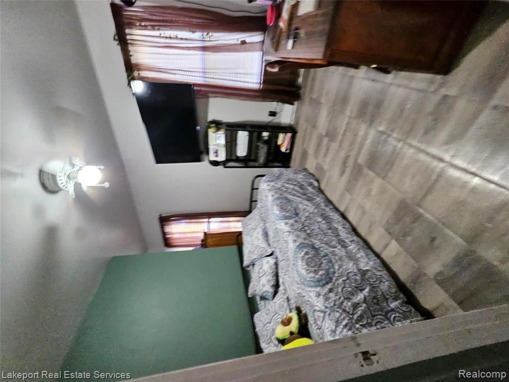 814 Saint James Street, Marysville, MI 48040 — Photo 5