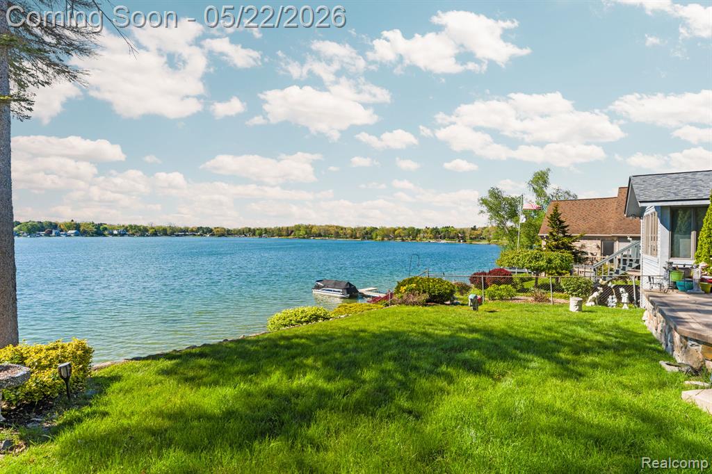 9350 Silverside, South Lyon, MI 48178 — Photo 33