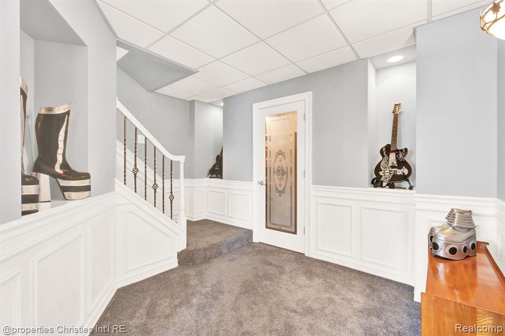 815 AMBERWOOD Street, Auburn Hills, MI 48326 — Photo 28