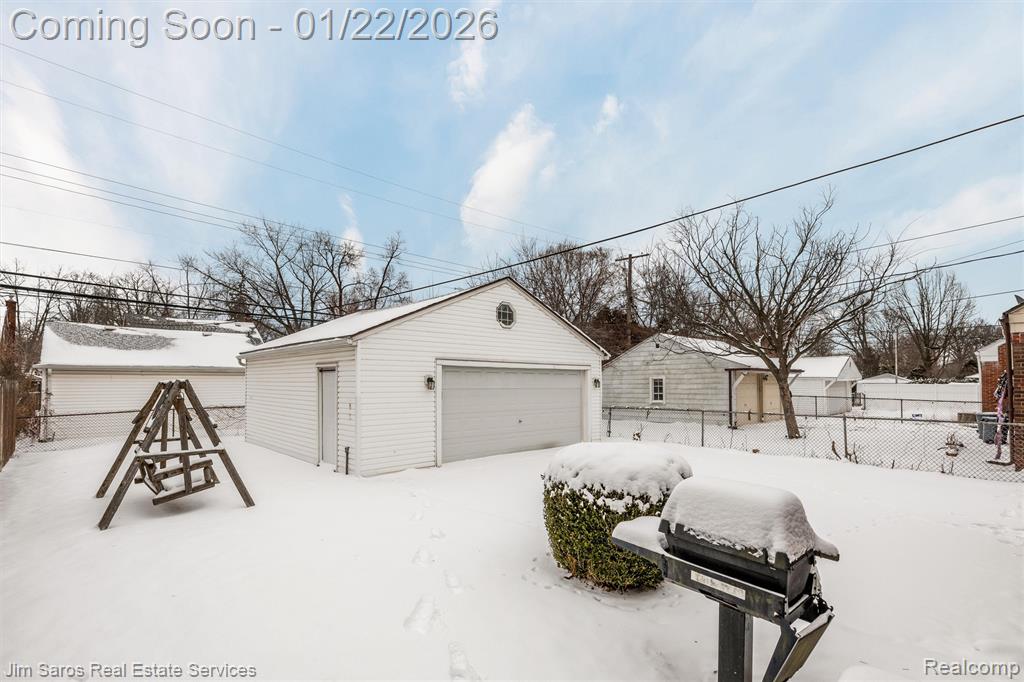 21741 Bournemouth Street, Harper Woods, MI 48225 — Photo 19